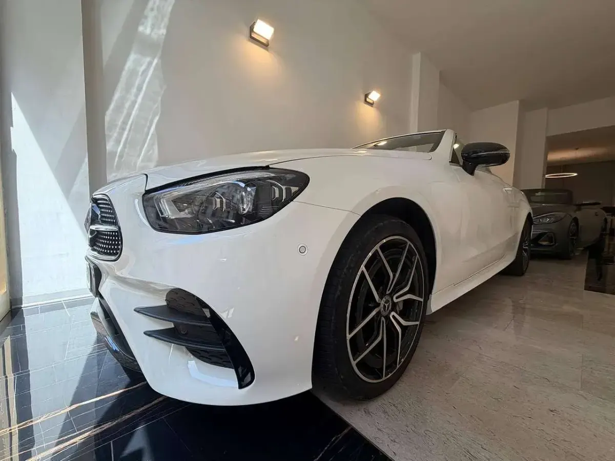 Usata Mercedes E220 Premium Plus 194 CV (142 kW) 2021 Bianco polare Cabrio