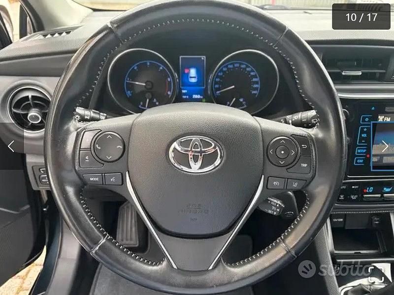 Usata Toyota Auris 90 CV (66 kW) 2016 Berlina