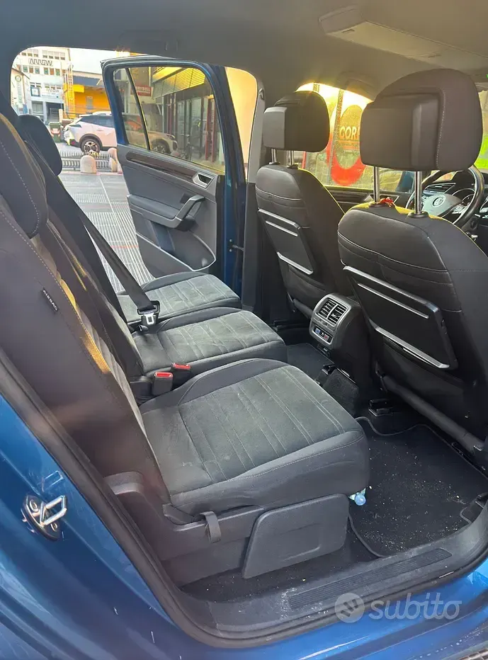 Usata VW Touran Highline 150 CV (110 kW) 2020 Blu/azzurro Monovolume