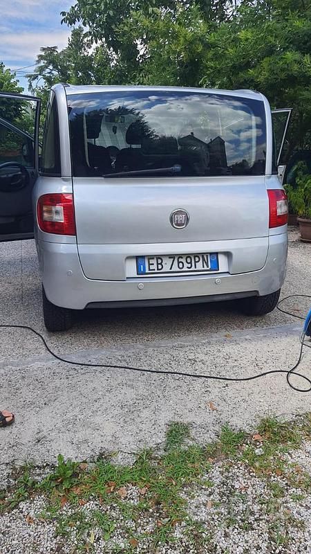 Usata Fiat Multipla Emotion 103 CV (75 kW) 2010 Grigio Monovolume