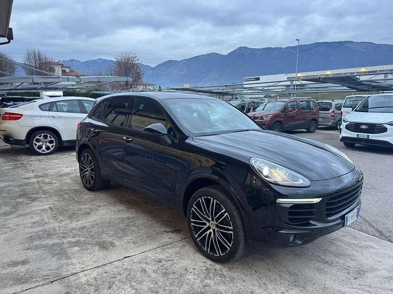 Usata Porsche Cayenne Platinum Edition 250 CV (183 kW) 2016 Nero SUV