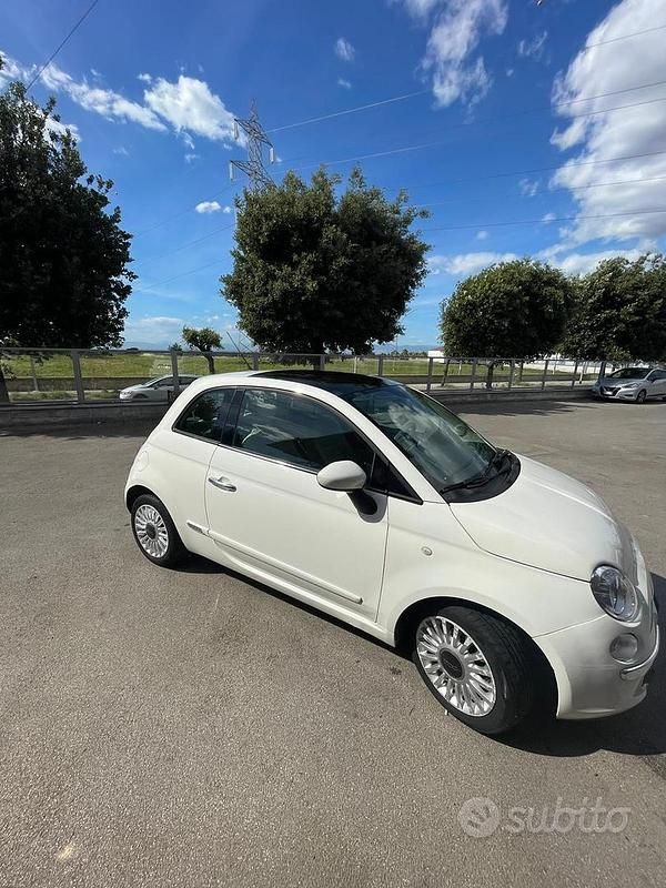 Usata Fiat 500 Lounge 69 CV (50 kW) 2011 Bianco Utilitaria
