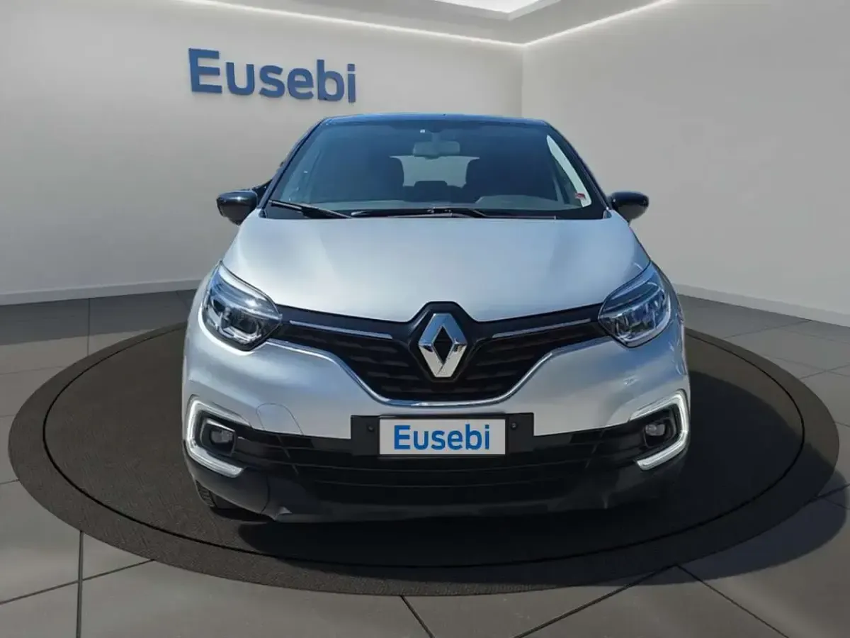 Usata Renault Captur 131 CV (96 kW) 2019 Grigio SUV
