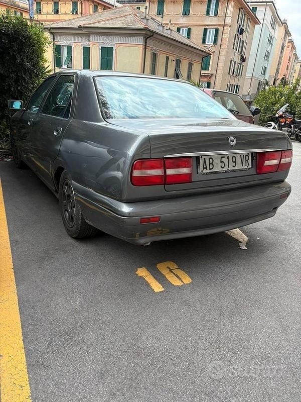 Usata Lancia Kappa 145 CV (106 kW) 1994 Grigio Berlina