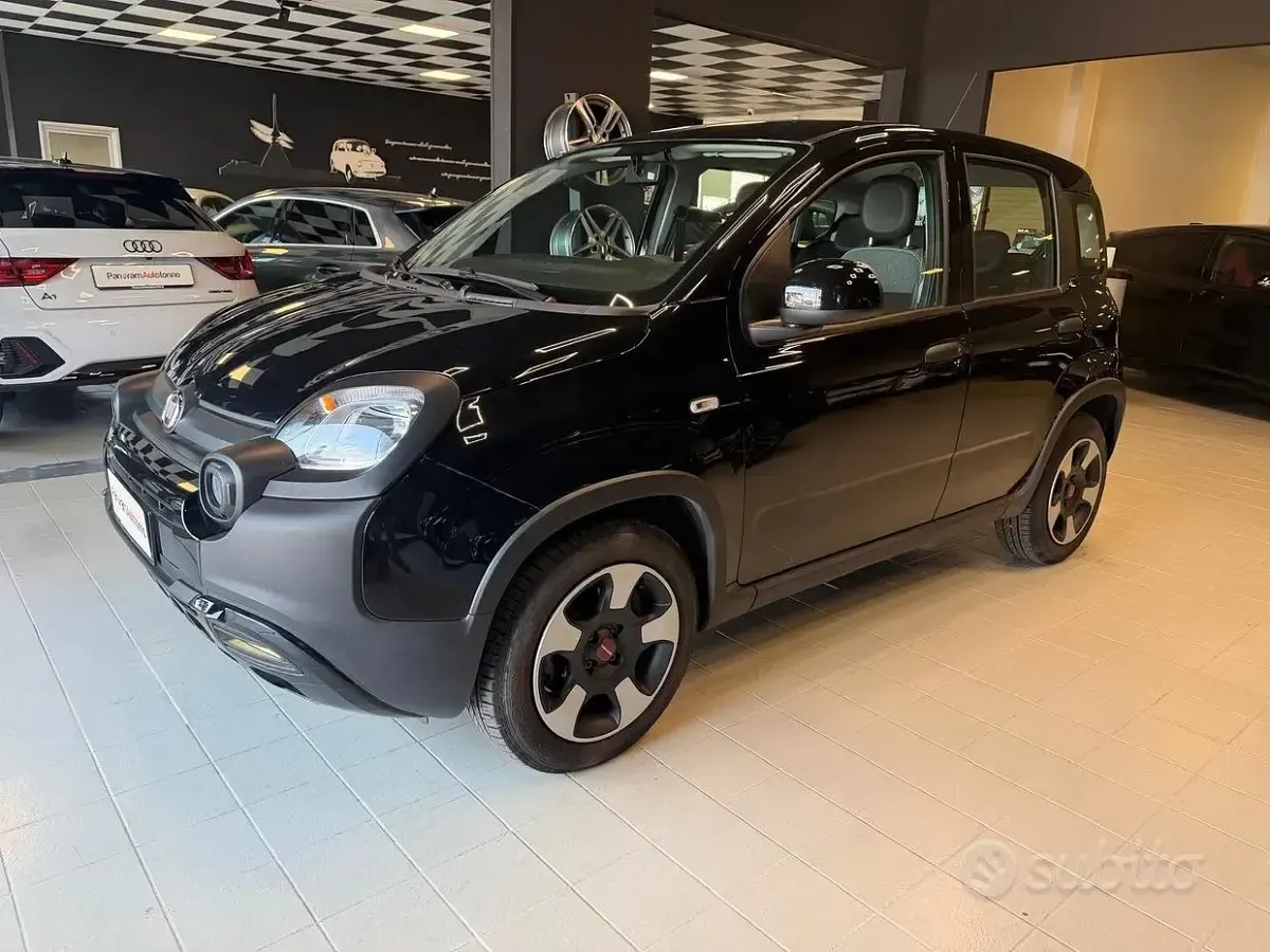 Usata Fiat Panda Cross Cross 69 CV (50 kW) 2023 Nero Utilitaria