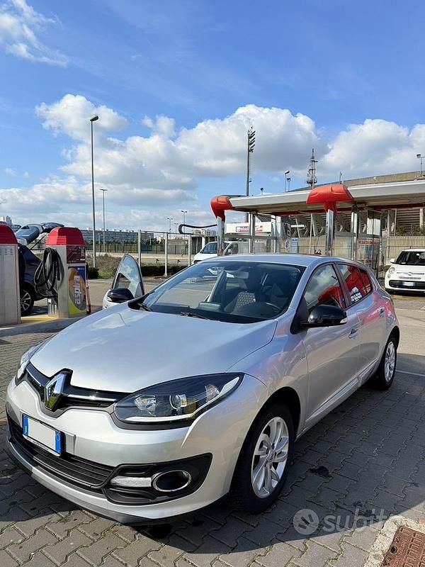 Usata Renault Mégane LIMITED 110 CV (80 kW) 2014 Grigio Berlina