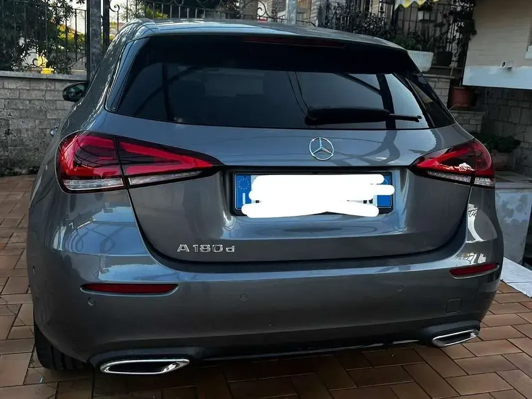 Usata Mercedes 180 116 CV (85 kW) 2019 Berlina