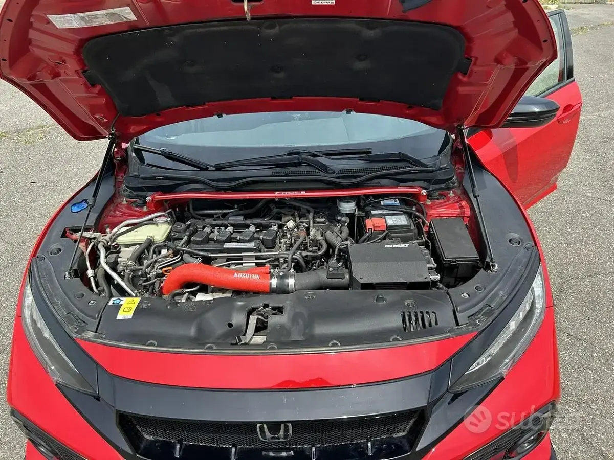 Usata Honda Civic 182 CV (133 kW) 2017 Rosso Berlina