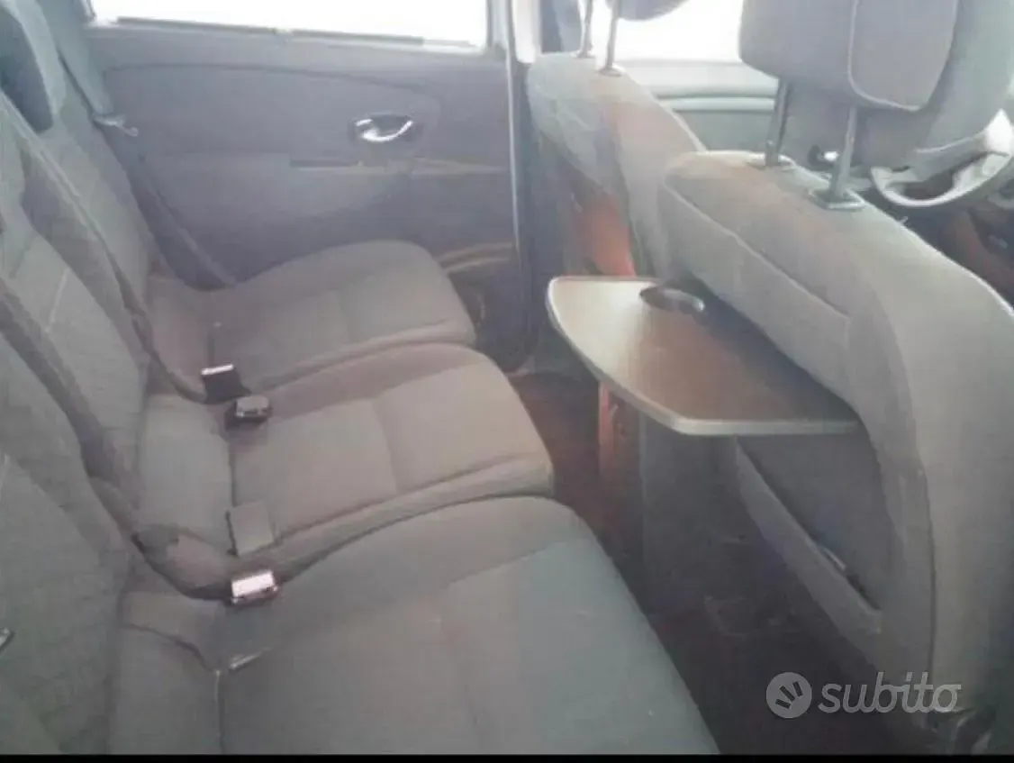 Usata Renault Scenic E-Tech 110 CV (80 kW) 2010 Grigio Monovolume