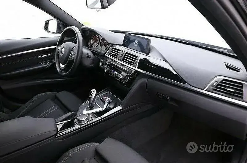 Usata BMW 316 Sport Line 116 CV (85 kW) 2020 Nero Station wagon