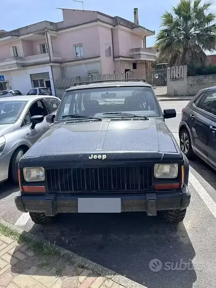 Usata Jeep Cherokee 80 CV (58 kW) 1990 Nero SUV