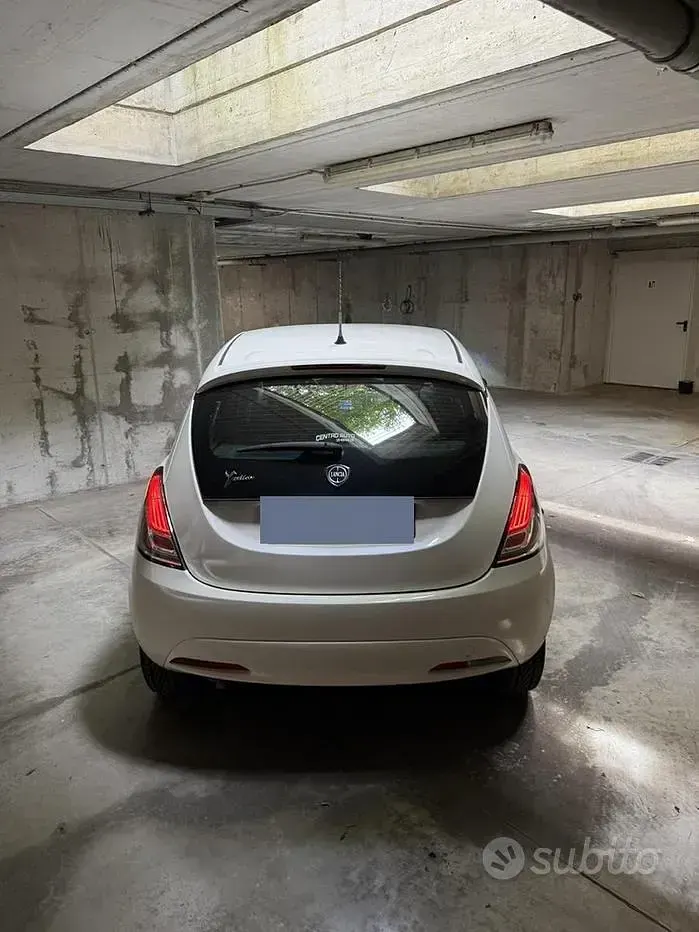 Usata Lancia Ypsilon 69 CV (50 kW) 2018 Bianco Utilitaria