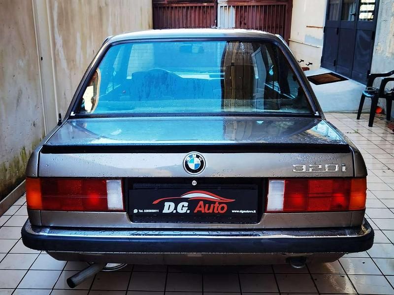 Usata BMW 320 125 CV (91 kW) 1983 Bronzo