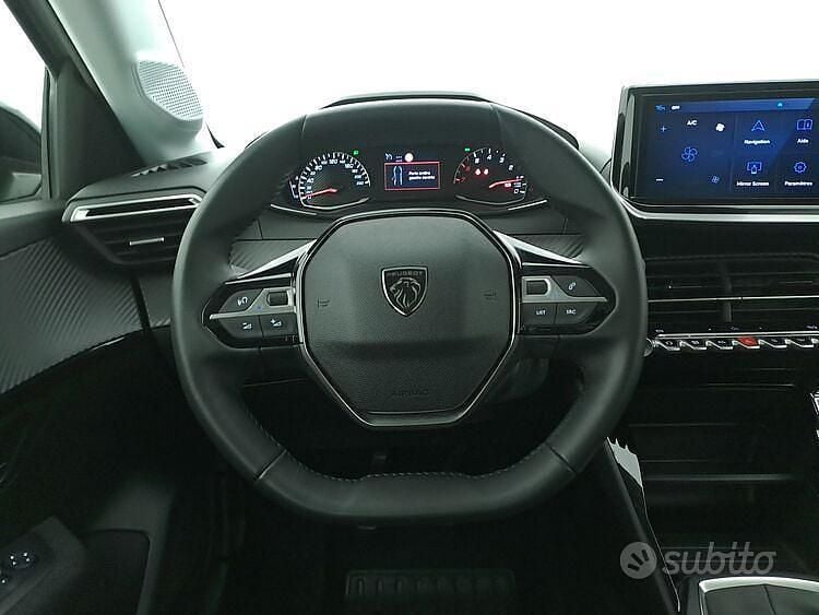 Usata Peugeot 208 Style 101 CV (74 kW) 2025 Grigio Utilitaria