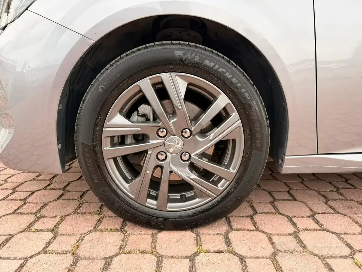 Usata Peugeot 208 GT-line 102 CV (75 kW) 2021 Grigio Utilitaria