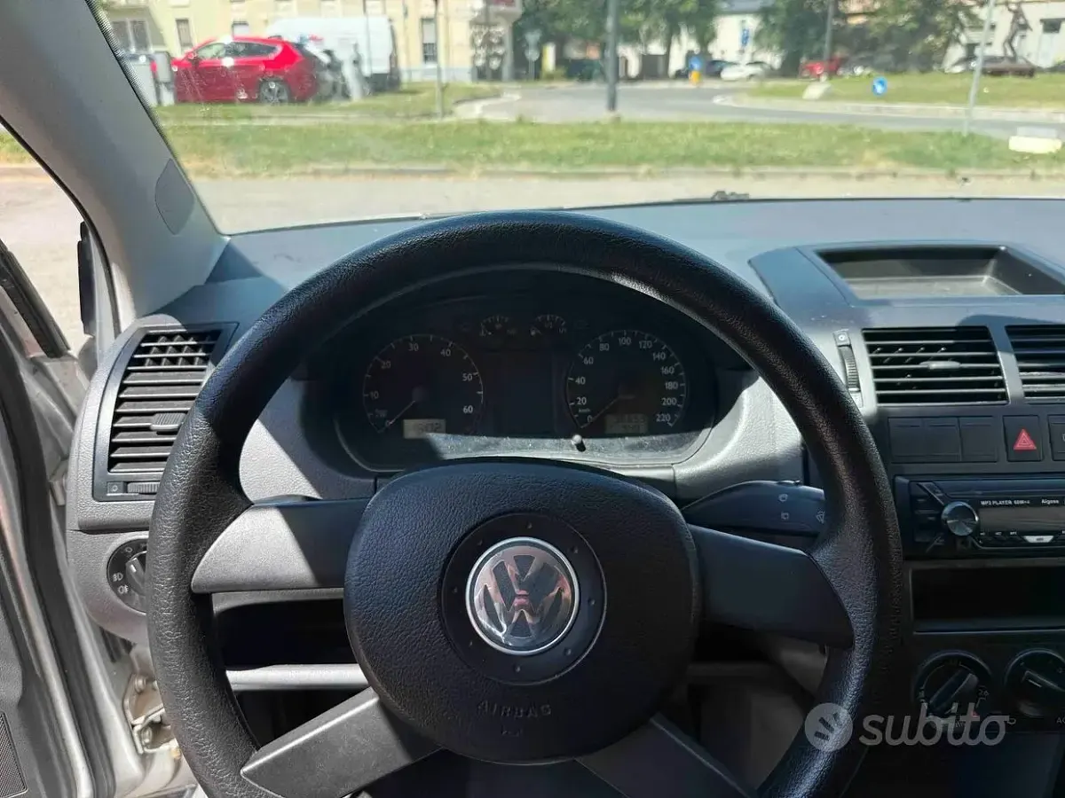 Usata VW Polo 75 CV (55 kW) 2003 Grigio Berlina