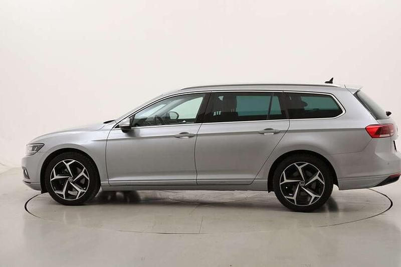 Usata VW Passat Business 150 CV (110 kW) 2022 Argento Station wagon