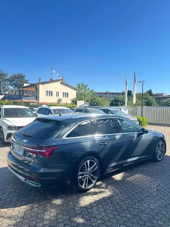 Usata Audi A6 Business 204 CV (150 kW) 2022 Grigio scuro Station wagon