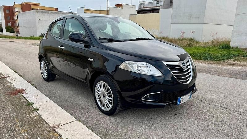 Usata Lancia Ypsilon 69 CV (50 kW) 2015 Utilitaria