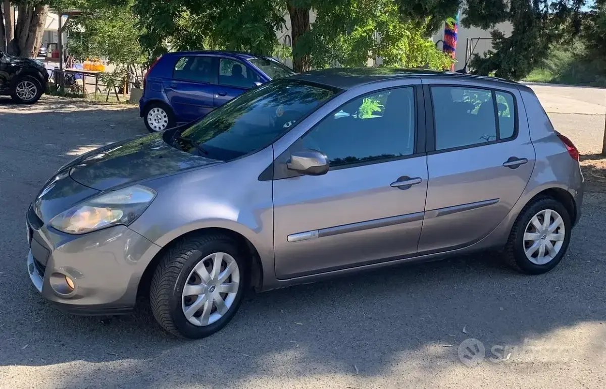 Usata Renault Clio IV Dynamique 75 CV (55 kW) 2012 Grigio Berlina