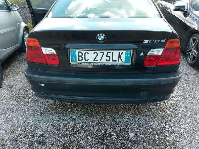 Nero Usata 1999 BMW 320 Tre volumi | 1300 € (Buon prezzo) - Immagine 1/4