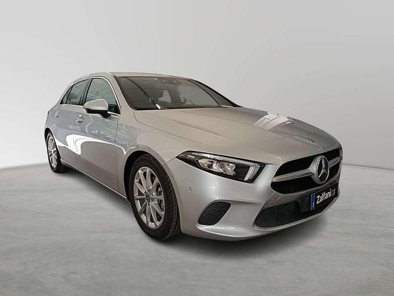 Usata Mercedes A180 116 CV (85 kW) 2019 Argento Berlina