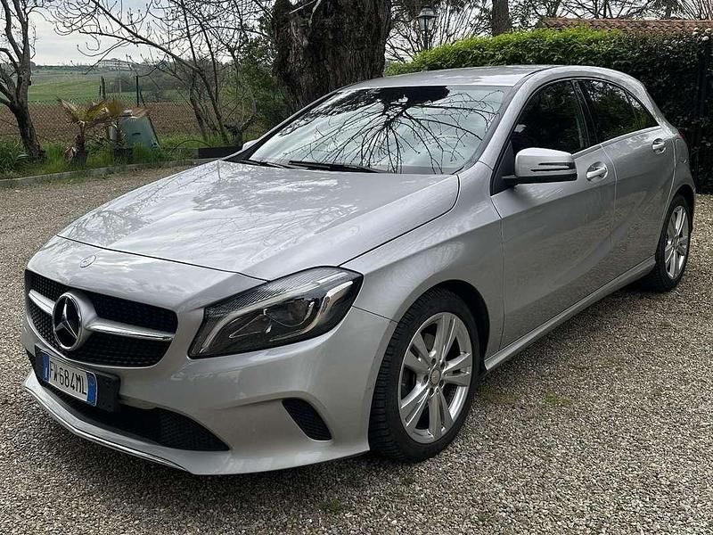Usata Mercedes A200 Premium 136 CV (100 kW) 2017 Argento Berlina