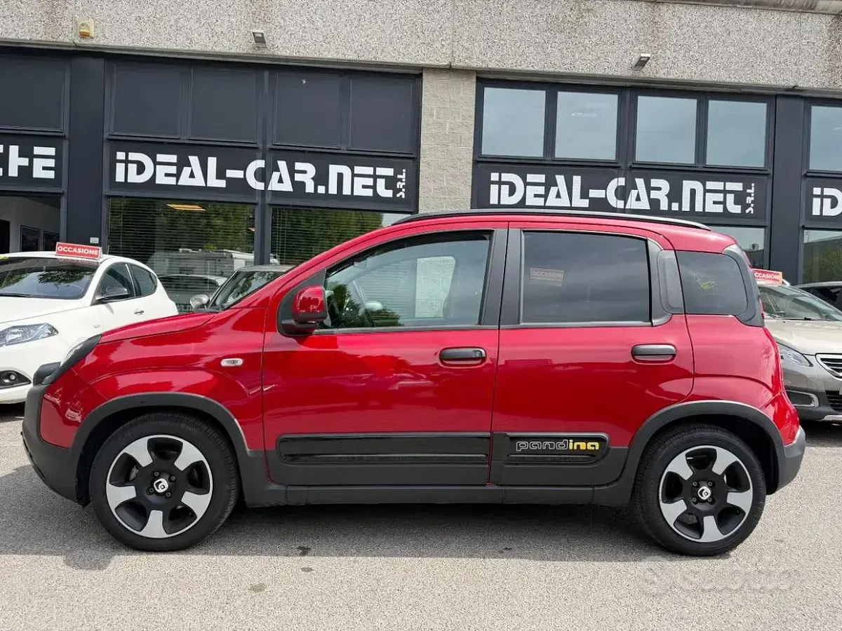 Usata Fiat Panda Cross Cross 69 CV (50 kW) 2025 Rosso Utilitaria