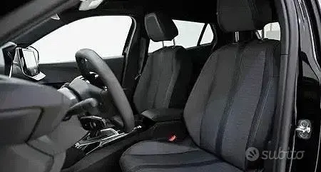 Käytetty Peugeot 2008 101 HP (74 kW) 2023 Musta Katumaasturi