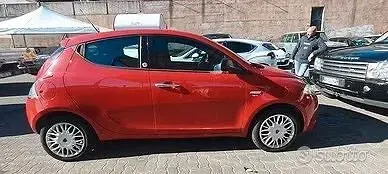 Usata Lancia Ypsilon Platinum 69 CV (50 kW) 2016 Rosso Utilitaria