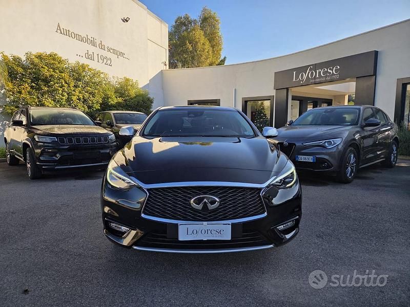 Usata Infiniti Q30 Business 109 CV (80 kW) 2017 Nero metallizzato Berlina