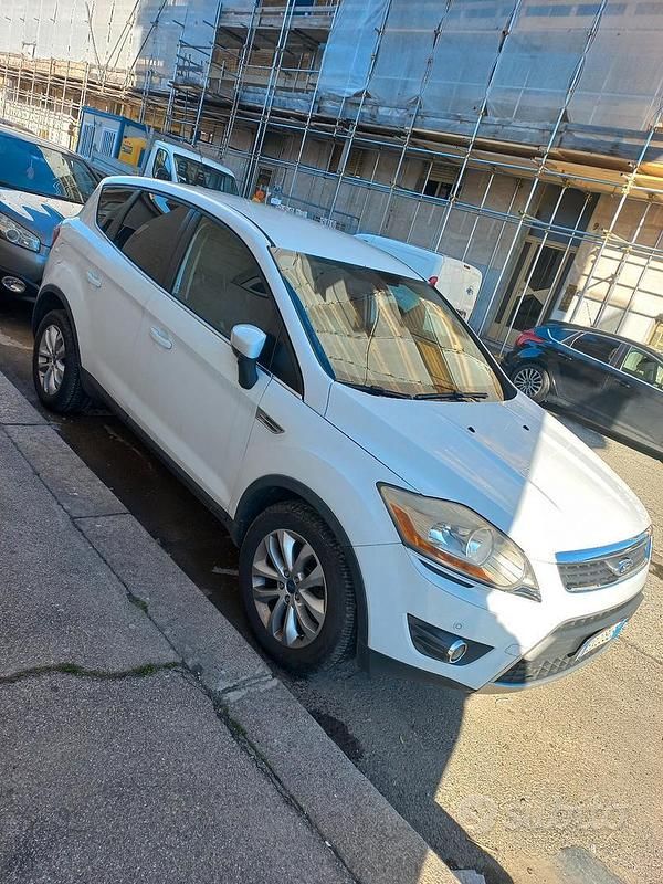 Usata Ford Kuga 140 CV (102 kW) 2010 Bianco SUV