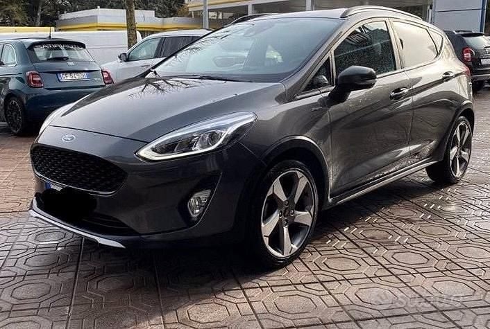 Usata Ford Fiesta Active 86 CV (63 kW) 2018 Grigio Berlina