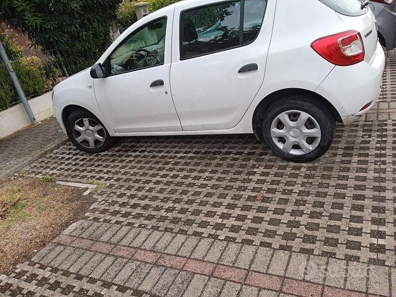 Usata Dacia Sandero 70 CV (51 kW) 2015 Bianco Utilitaria