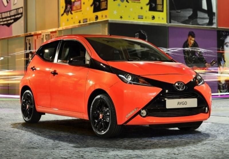 Brugt Toyota Aygo X-play 69 HK (50 kW) 2016 Hvid Hatchback