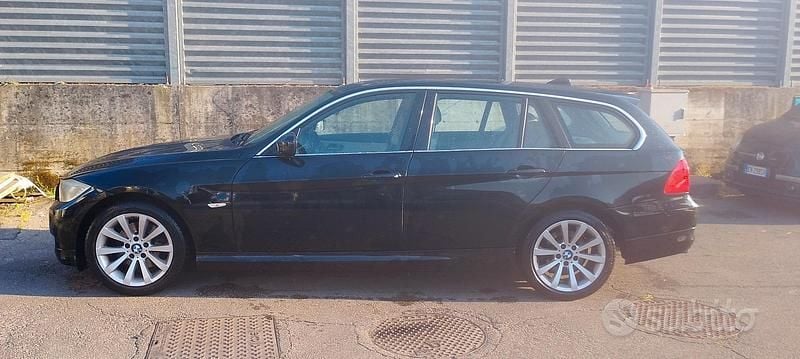 Usata BMW 320 184 CV (135 kW) 2011 Nero Station wagon