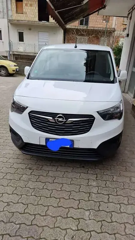 Usata Opel Combo 102 CV (75 kW) 2019 Bianco Monovolume