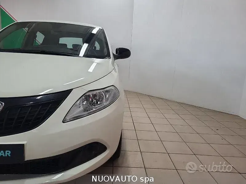 Usata Lancia Ypsilon S 69 CV (50 kW) 2024 Bianco Utilitaria