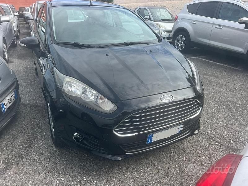Usata Ford Fiesta 75 CV (55 kW) 2016 Nero Berlina