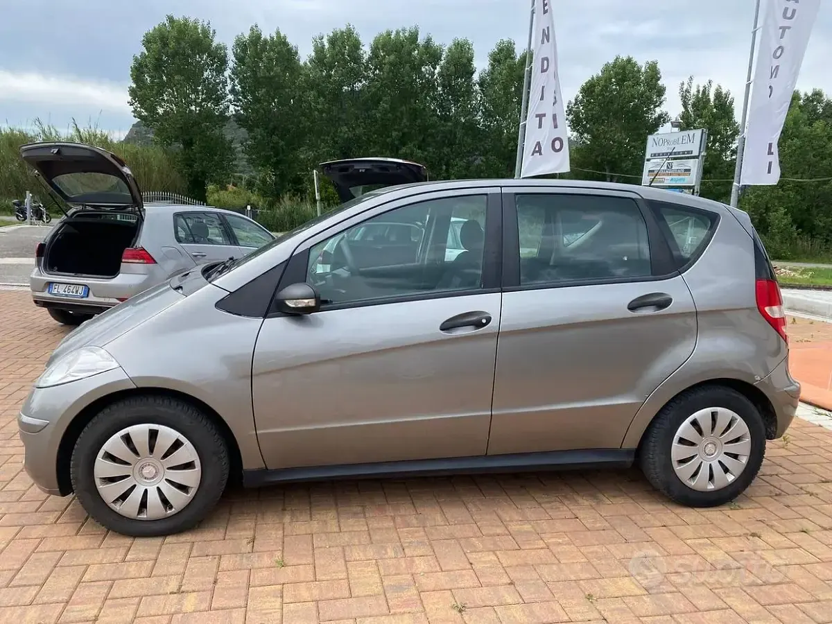 Usata Mercedes A180 Classic 109 CV (80 kW) 2008 Grigio Berlina