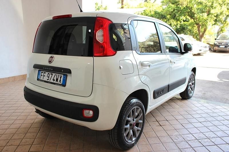 Usata Fiat Panda 4x4 S 95 CV (69 kW) 2017 Bianco Utilitaria