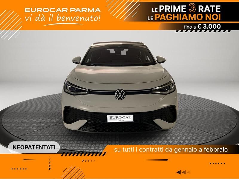 Nuova VW ID.5 Pro 88 kW (121 CV) 2025 Glacier white metallizzato nero SUV