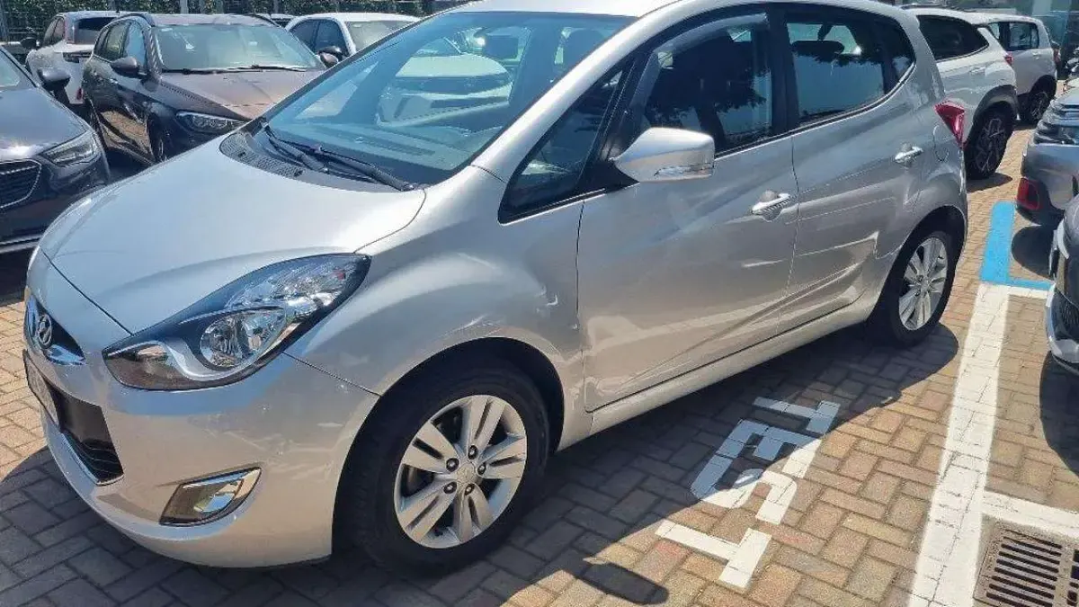 Usata Hyundai ix20 Comfort 116 CV (85 kW) 2012 Grigio Utilitaria