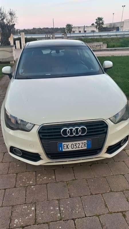 Usata Audi A1 Attraction 105 CV (77 kW) 2011 Bianco Utilitaria
