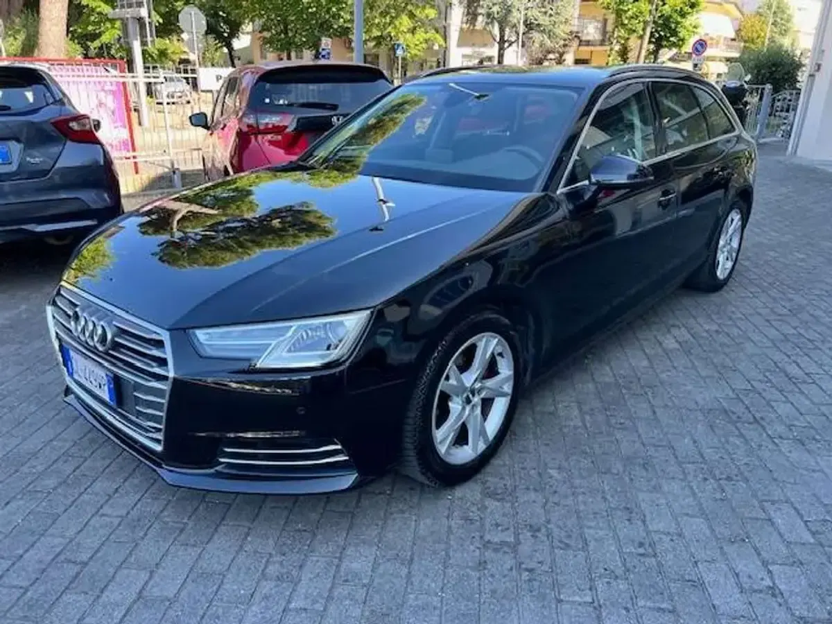 Usata Audi A4 Ambiente 150 CV (110 kW) 2018 Nero Station wagon