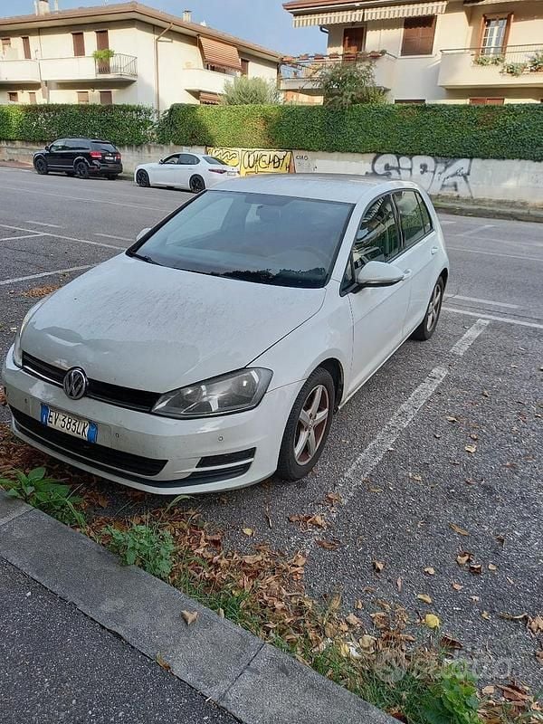 Usata VW Golf VII 105 CV (77 kW) 2014 Bianco Berlina