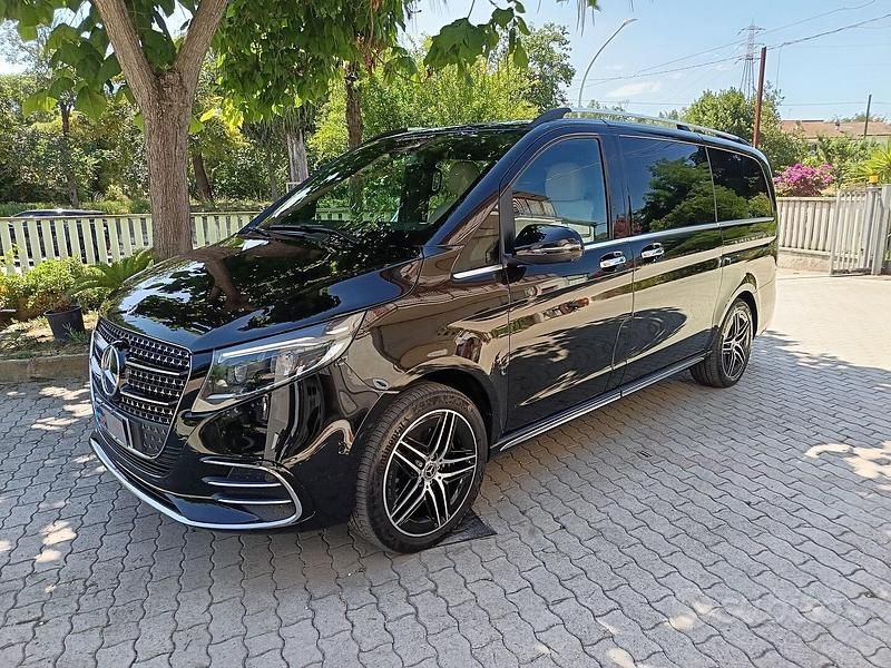 Nero Usata 2025 Mercedes V300 Avantgarde Monovolume | 72.500 € - Immagine 1/4