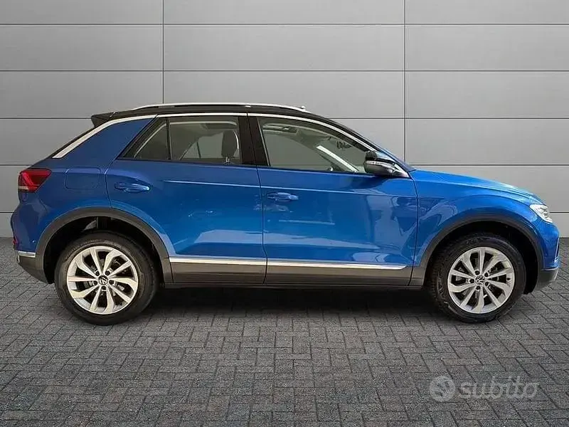 Usata VW T-Roc Life 150 CV (110 kW) 2022 Bluazzurro SUV