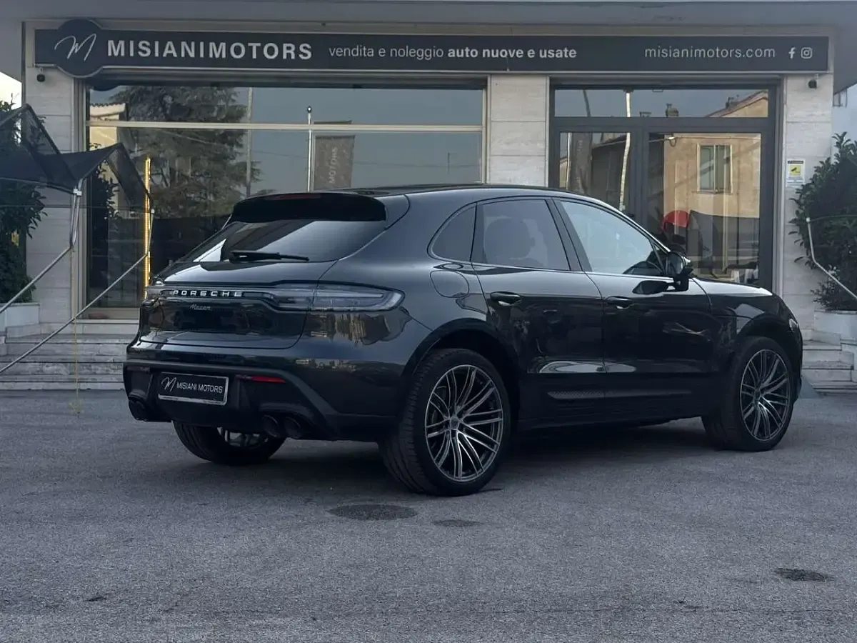 Usata Porsche Macan 265 CV (194 kW) 2023 Grigio SUV