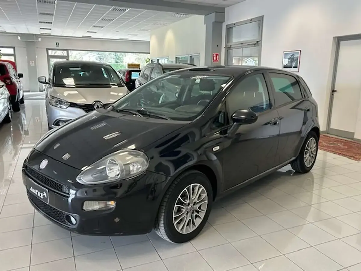 Usata Fiat Punto Lounge 84 CV (61 kW) 2012 Nero Utilitaria